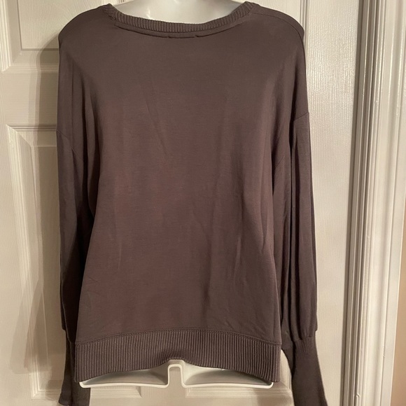 NWOT Splendid Eco Sweater- Super soft material in Olive Green - Picture 4 of 7